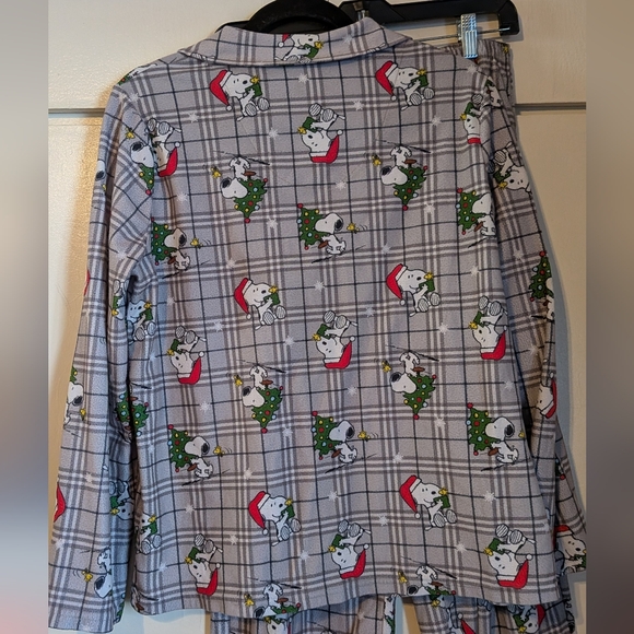 Peanuts Pajama Set - Picture 5 of 8